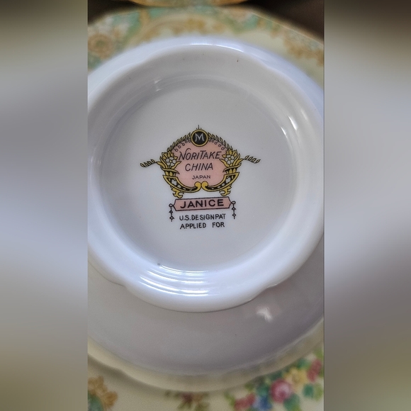 Footed Cream Soup Bowl & Saucer Sets Selling 1set at a time. - Picture 8 of 10